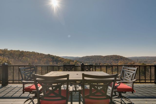 327 Stoneybrook Rd, Columbia, TN 38401