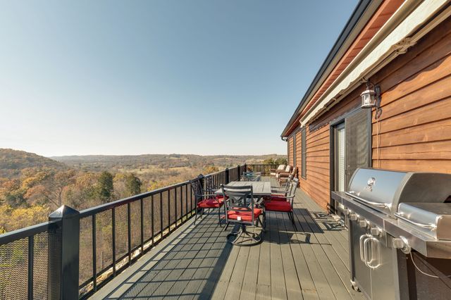 327 Stoneybrook Rd, Columbia, TN 38401