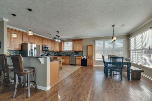 327 Stoneybrook Rd, Columbia, TN 38401