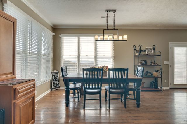 327 Stoneybrook Rd, Columbia, TN 38401