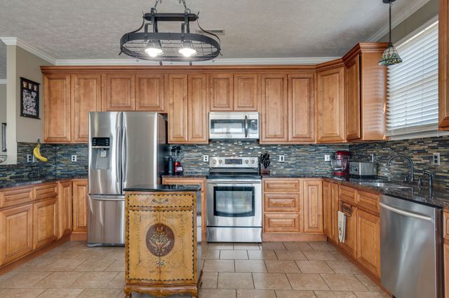 327 Stoneybrook Rd, Columbia, TN 38401