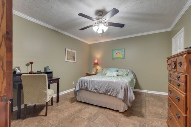 327 Stoneybrook Rd, Columbia, TN 38401