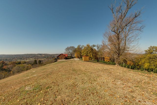 327 Stoneybrook Rd, Columbia, TN 38401