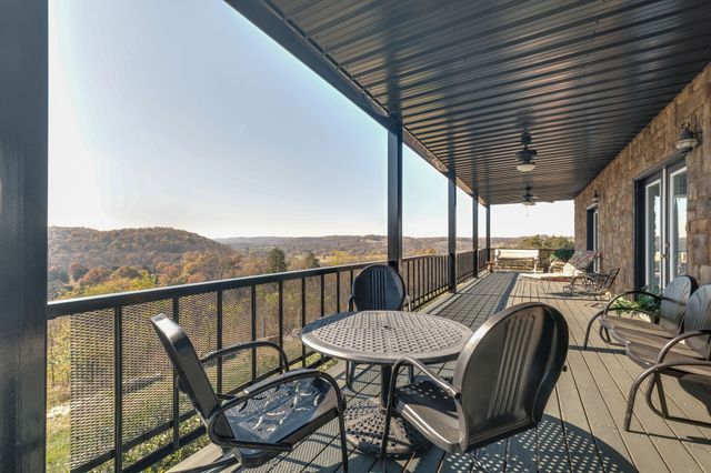 327 Stoneybrook Rd, Columbia, TN 38401