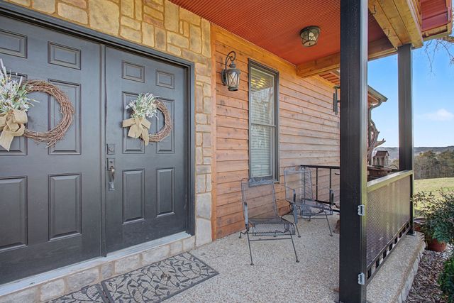 327 Stoneybrook Rd, Columbia, TN 38401