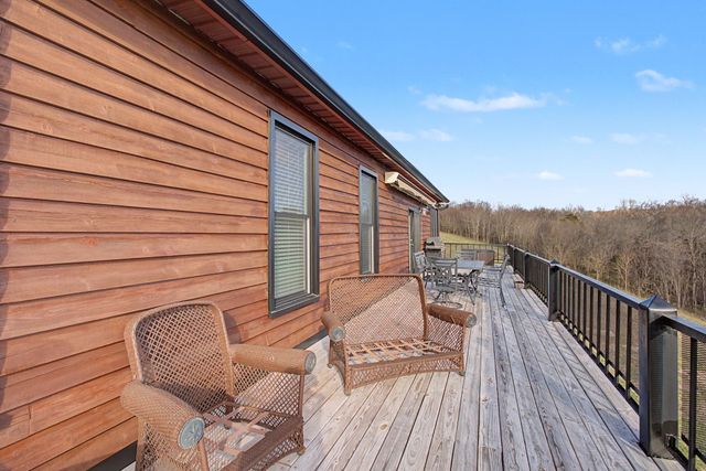 327 Stoneybrook Rd, Columbia, TN 38401