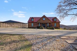 327 Stoneybrook Rd, Columbia, TN 38401