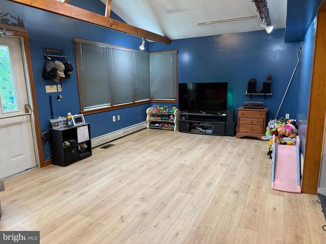 217 MARKET ST, Halifax, PA 17032