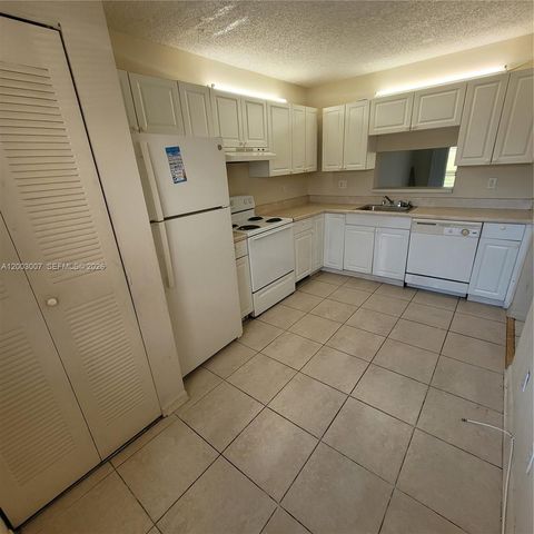 7941 Southgate Blvd A5, North Lauderdale, FL 33068