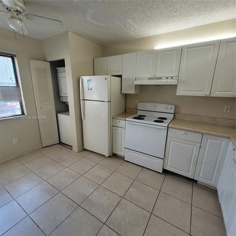 7941 Southgate Blvd A5, North Lauderdale, FL 33068