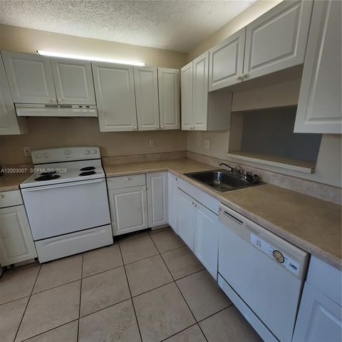 7941 Southgate Blvd A5, North Lauderdale, FL 33068