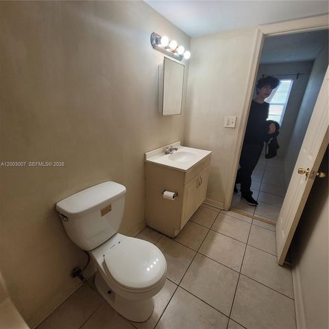 7941 Southgate Blvd A5, North Lauderdale, FL 33068