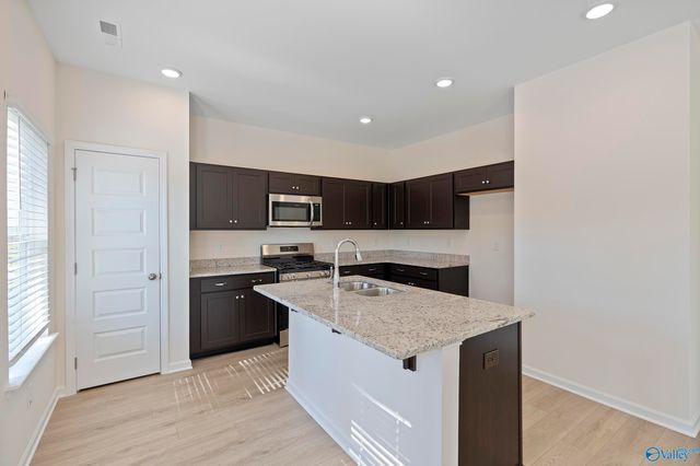 182 Story Ray Drive, New Market, AL 35761