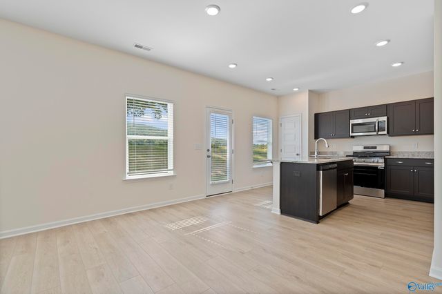 182 Story Ray Drive, New Market, AL 35761