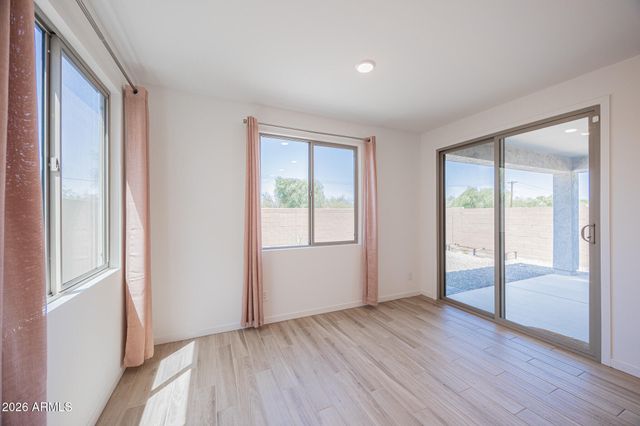 7412 W GARDENIA Avenue, Glendale, AZ 85303