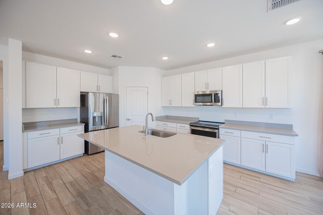 7412 W GARDENIA Avenue, Glendale, AZ 85303