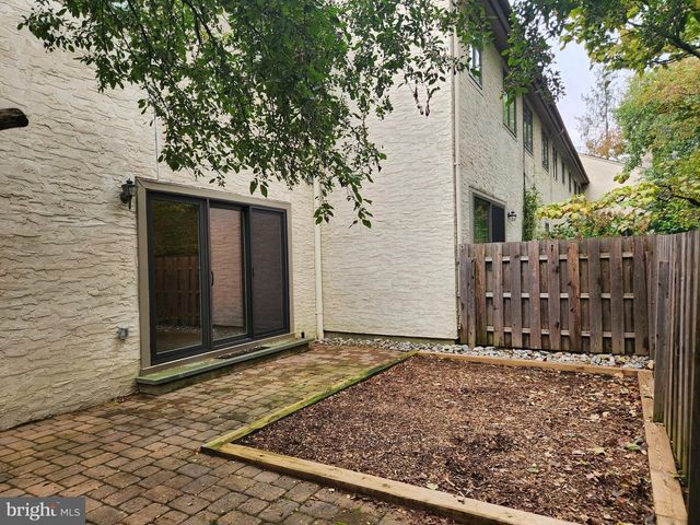 51 WOODMONT DR, Lawrence Twp, NJ 08648
