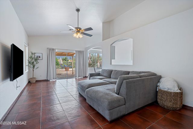 125 S London Station Road, Tucson, AZ 85748