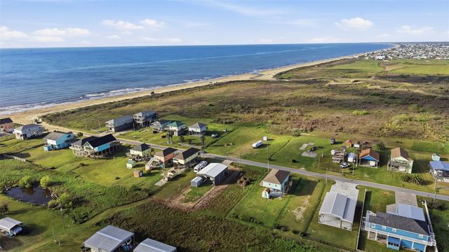 876 S Monkhouse Drive, Crystal Beach, TX 77650