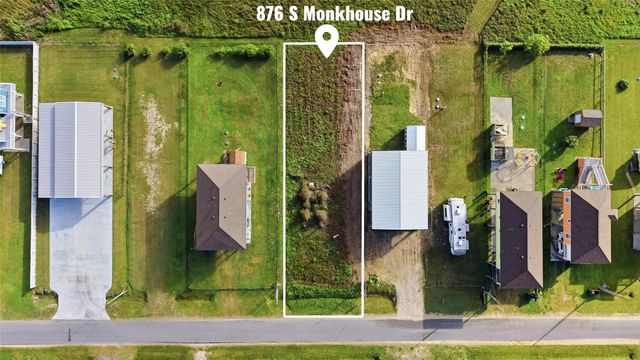 876 S Monkhouse Drive, Crystal Beach, TX 77650