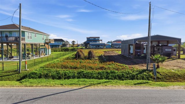 876 S Monkhouse Drive, Crystal Beach, TX 77650