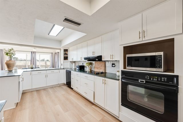 1954 Rambling Ridge Lane, Carrollton, TX 75007