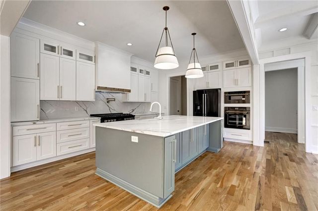 6113 Deepwater Cove, Gainesville, GA 30506