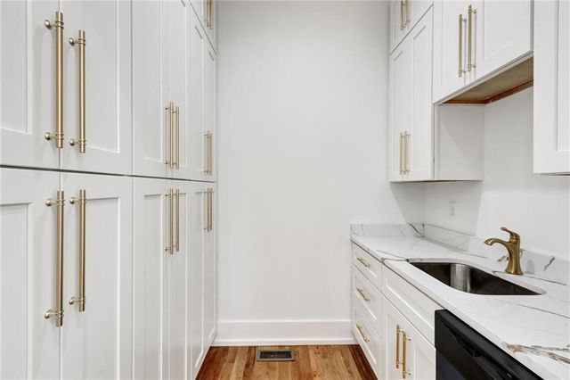 6113 Deepwater Cove, Gainesville, GA 30506