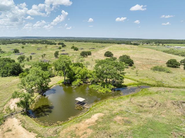 8 SW Poteet Road, Bryson, TX 76427