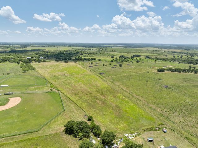 8 SW Poteet Road, Bryson, TX 76427