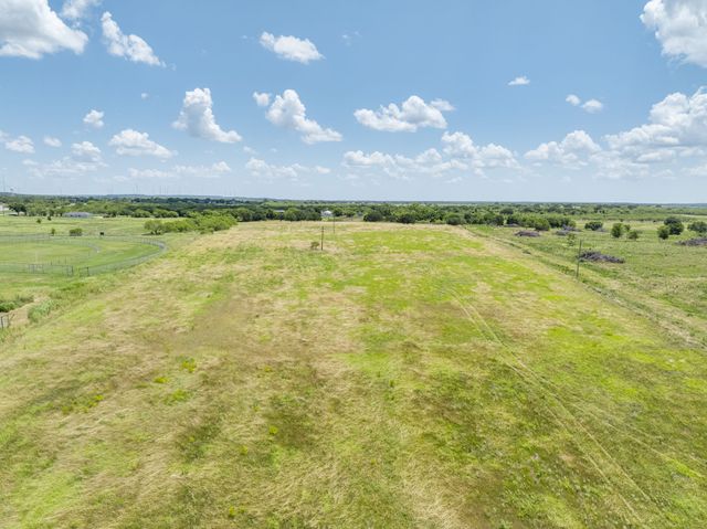8 SW Poteet Road, Bryson, TX 76427