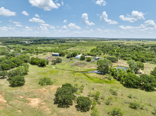 8 SW Poteet Road, Bryson, TX 76427