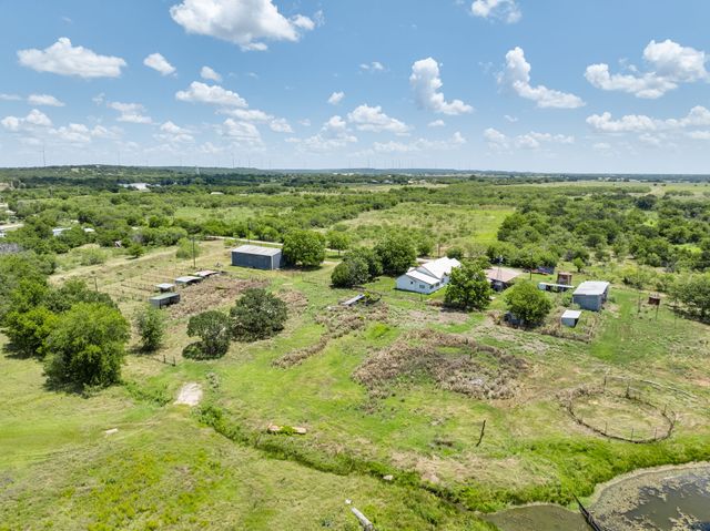 8 SW Poteet Road, Bryson, TX 76427