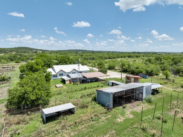 8 SW Poteet Road, Bryson, TX 76427