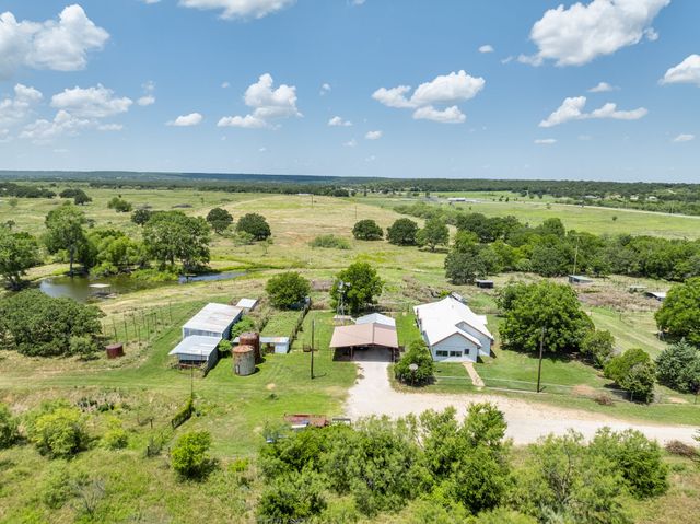 8 SW Poteet Road, Bryson, TX 76427
