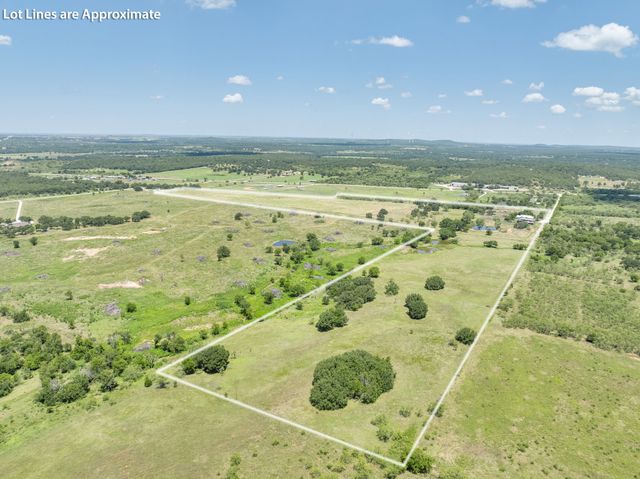 8 SW Poteet Road, Bryson, TX 76427