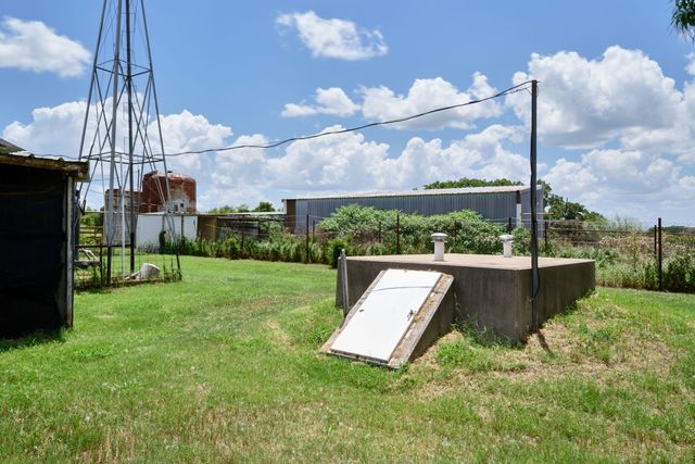 8 SW Poteet Road, Bryson, TX 76427