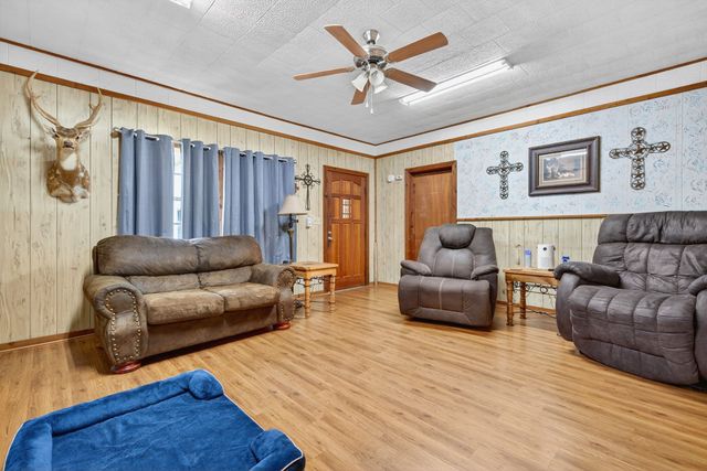 8 SW Poteet Road, Bryson, TX 76427