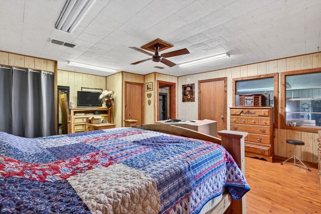 8 SW Poteet Road, Bryson, TX 76427