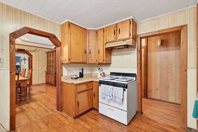 8 SW Poteet Road, Bryson, TX 76427