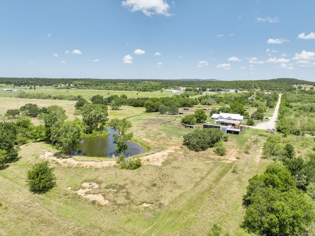 8 SW Poteet Road, Bryson, TX 76427