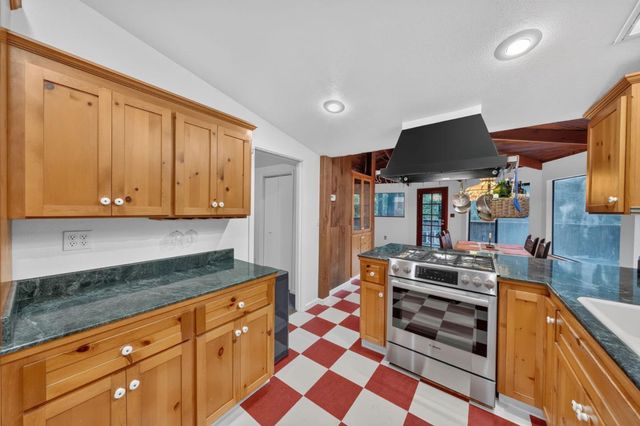 20905 Comanche Trail, Los Gatos, CA 95033