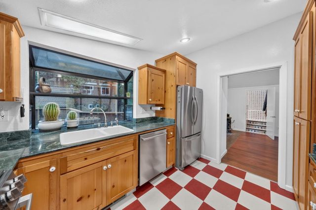 20905 Comanche Trail, Los Gatos, CA 95033