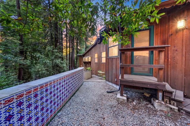 20905 Comanche Trail, Los Gatos, CA 95033