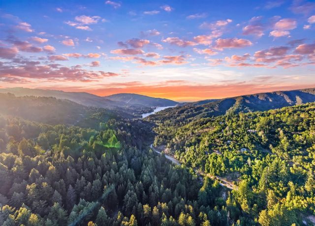 20905 Comanche Trail, Los Gatos, CA 95033