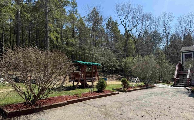 29 Tandy Road, Deerfield, NH 03037