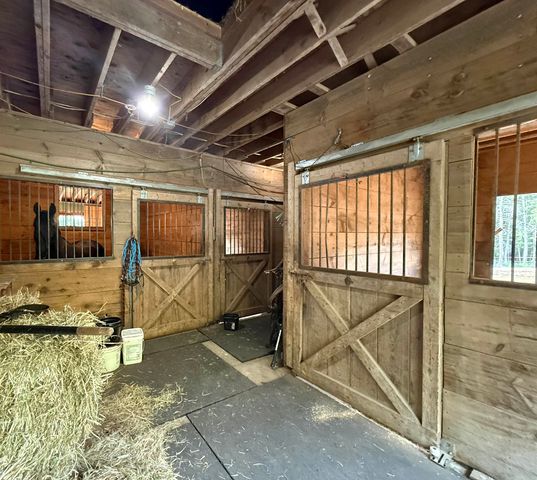 29 Tandy Road, Deerfield, NH 03037