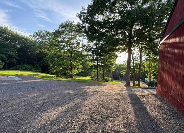 29 Tandy Road, Deerfield, NH 03037
