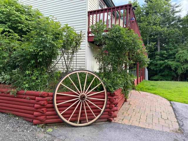 29 Tandy Road, Deerfield, NH 03037