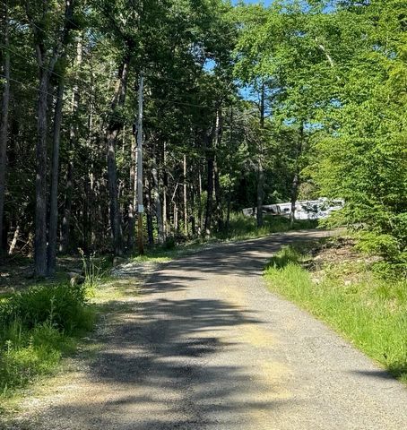 29 Tandy Road, Deerfield, NH 03037